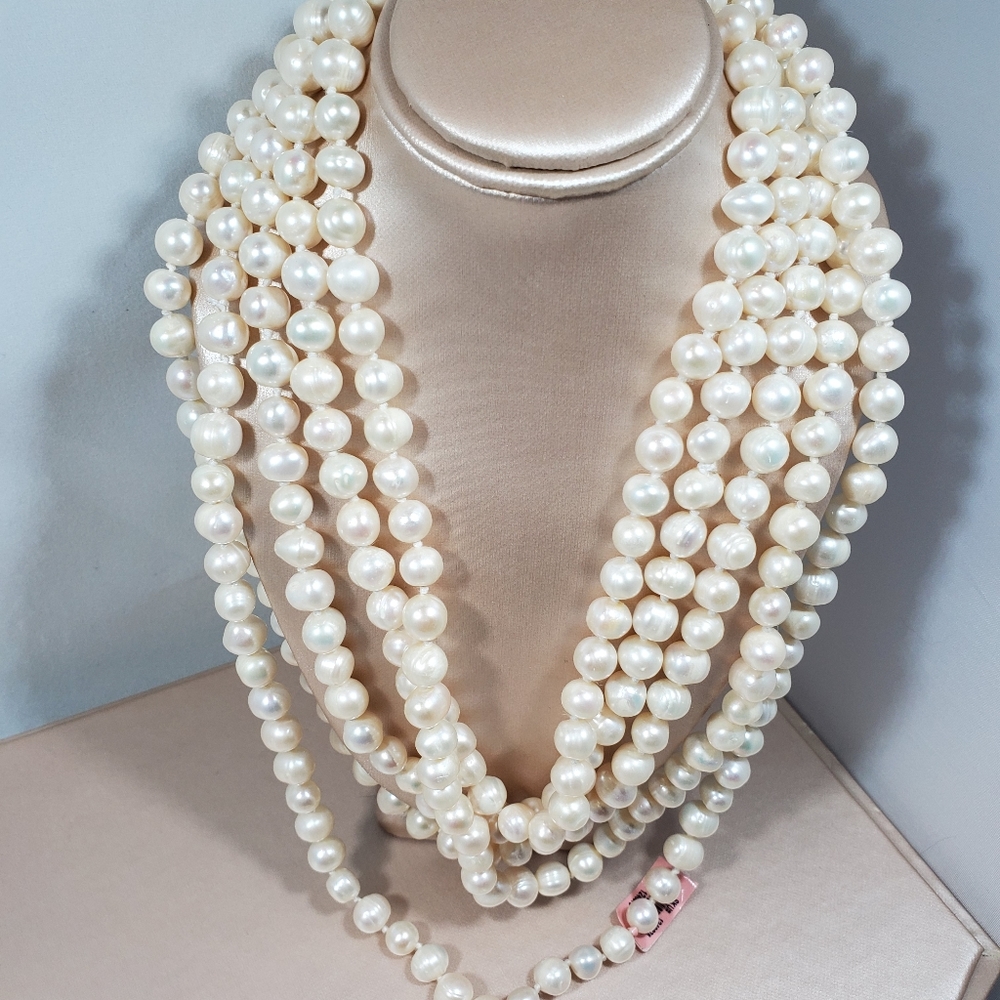 Nwt, endless freshwater Pearl's necklace